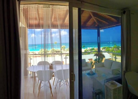 Condo | Dining