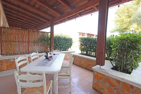 Apartment, 2 Bedrooms, Balcony, Garden View | Outdoor dining
