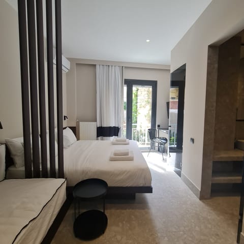 Superior Studio Suite (Hera) | Premium bedding, in-room safe, desk, blackout drapes