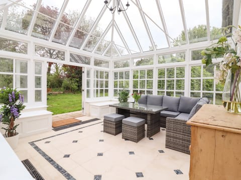 Cottage | Property grounds