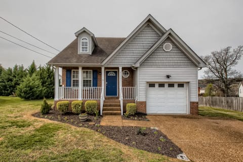 Oversize driveway can accommodate more than 1 vehicle if needed.