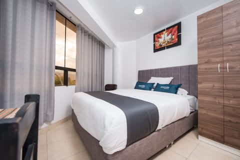 Standard Double Room | Hypo-allergenic bedding, desk, free WiFi, bed sheets