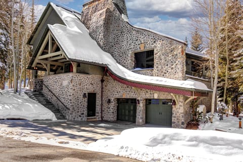 Welcome to Silver Lake Ski Lodge Experience the best of Deer Valley from your doorstep.
