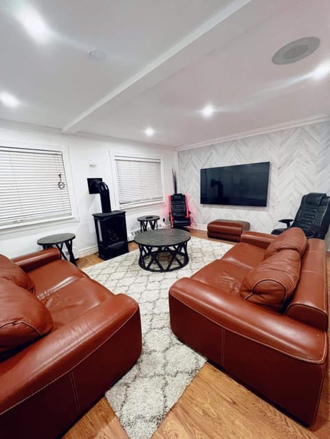 Living Room with 75' 4k tv