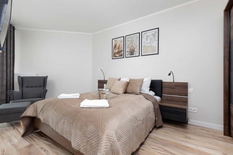 A quiet bedroom perfect for relaxing. 
