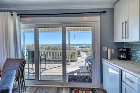 Oceanfront Porch Private Dunes Access to Beach