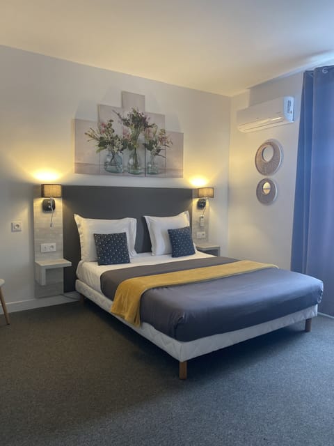 Memory foam beds, in-room safe, desk, laptop workspace