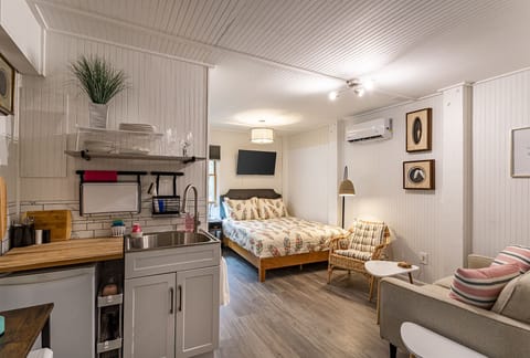 This apartment is the perfect size for two, for a romantic or beach getaway ❣️