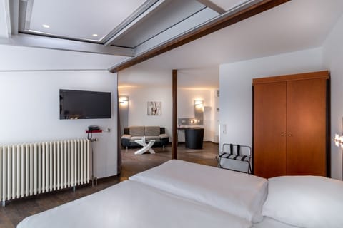 Superior Apartment | Minibar, desk, laptop workspace, soundproofing