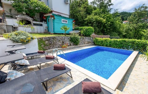 pool