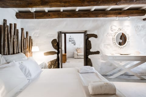 Deluxe Apartment, Hot Tub, Mountain View | 1 bedroom, premium bedding, individually decorated