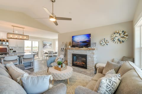 Ocean Shores Vacation Rental | 2BR | 2BA | Step-Free Access | 1,200 Sq Ft