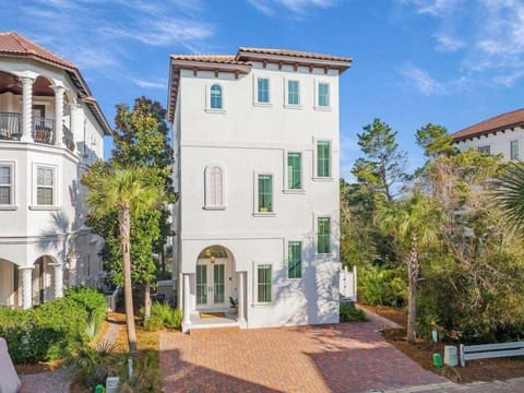 Savvy Seagrove