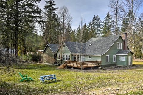 Idanha Vacation Rental | 4BR | 1.5BA | 2,400 Sq Ft | Stairs Required