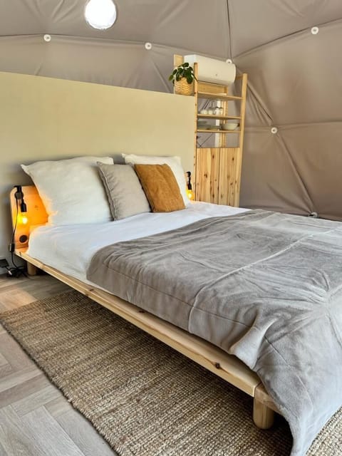 Glamping Dome | Individually decorated, individually furnished, free WiFi, bed sheets