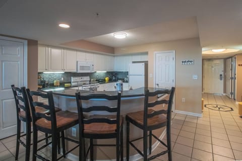 Kitchen Breakfast Bar