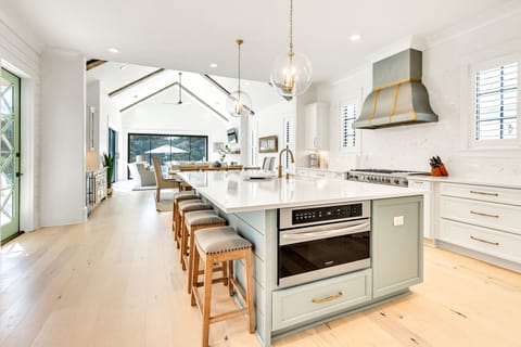 A True Chef's Kitchen with Everything you Need to Enjoy a Home Cooked Meal