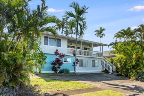 Large Hawaiian home overlooking Kailua Bay in downtown Kona, Hawai’i 