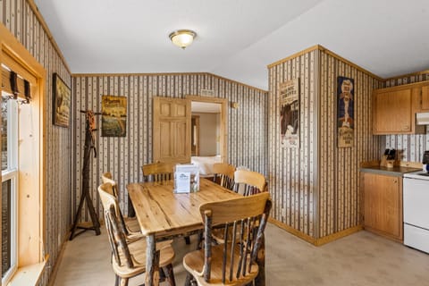 House | Living area | 46-inch flat-screen TV with satellite channels, TV