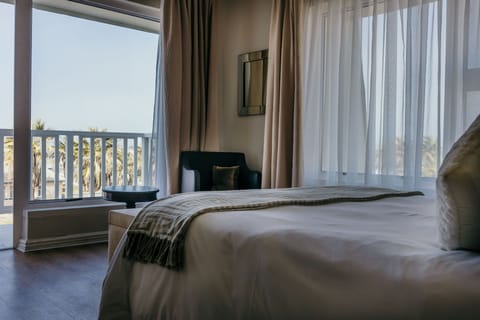 Comfort Double or Twin Room | Minibar, in-room safe, laptop workspace, WiFi (free)