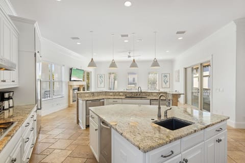 Sandcastle by the Sea - Destiny by the Sea - Kitchen