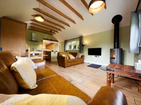 Cottage | 2 bedrooms, individually decorated, individually furnished, free WiFi