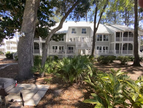 1st floor, poolside Villa
#oceanpalmspool
#vacalikeaboss#pools#wildlife#ocean
