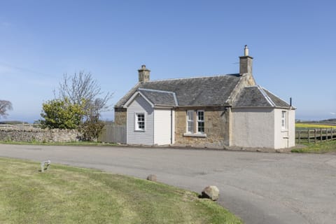 Fordel Cottage - the pretty exterior of the cottage