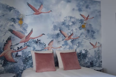 Comfort Room | Premium bedding, individually decorated, soundproofing, bed sheets