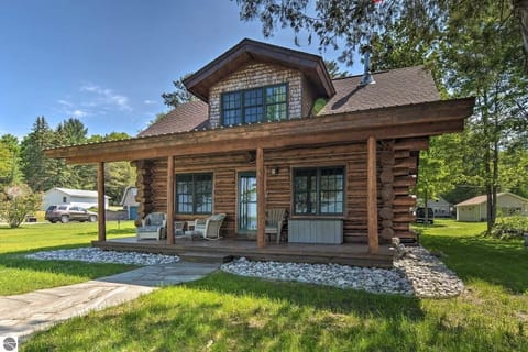 Front of Cabin (Lake side) 