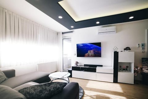 Apartment (Two bedroom apartment) | Living room | TV, stereo