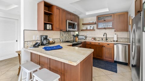 Hanalei Bay Resort #4322 - Fully Equipped Kitchen & Entry - Parrish Kauai