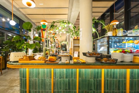 Daily buffet breakfast for a fee