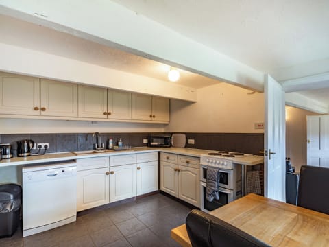 Kitchen/diner | Lily Green Retreats - Arthur Bear - Lily Green Retreats , Greenhow Hill