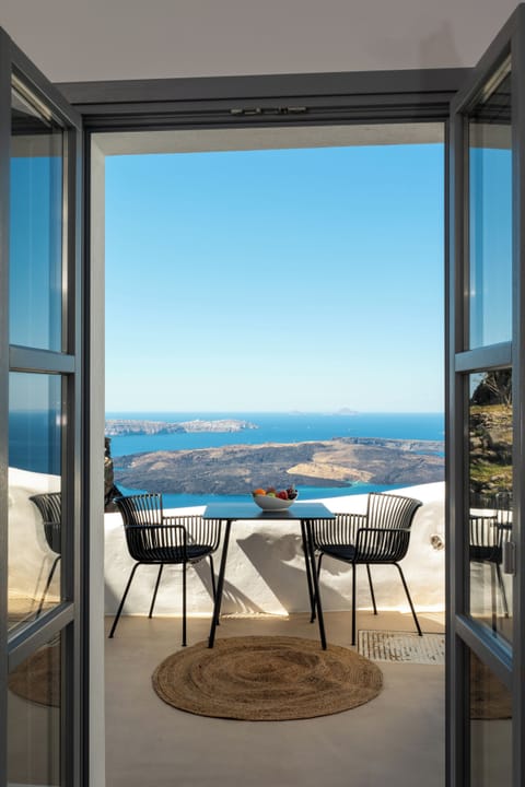 Superior Suite with Caldera View | Beach/ocean view