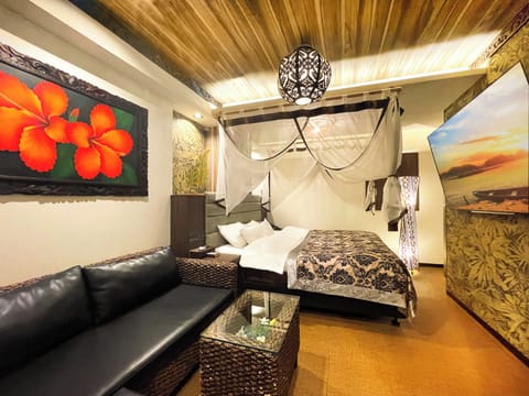 Luxury Double Room, Smoking | WiFi (free), bed sheets