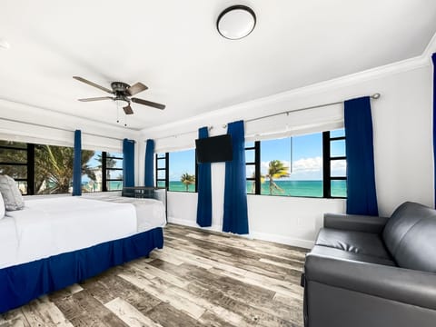 Studio Suite | In-room safe, individually decorated, individually furnished