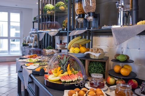Daily buffet breakfast for a fee