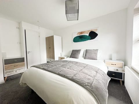 Comfort Double Room | Free WiFi, bed sheets