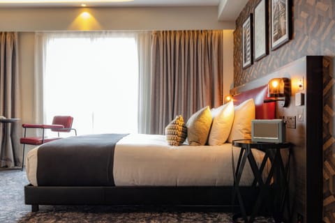 Egyptian cotton sheets, premium bedding, pillowtop beds, in-room safe