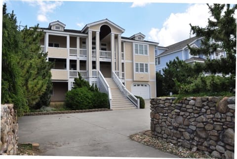 DE10: Duneridge Estates 10 | Front Exterior