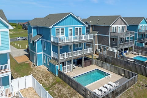 JR247: Carolinian | Back Exterior