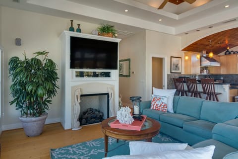 PEN01: Peninsula 01 | Top Level Living Area