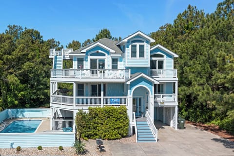 WH643: Dancing Days | Front Exterior