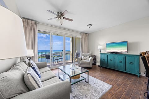 Ariel Dunes II 1506 Living Room