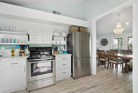 A kitchen perfect for preparing meals for the family!