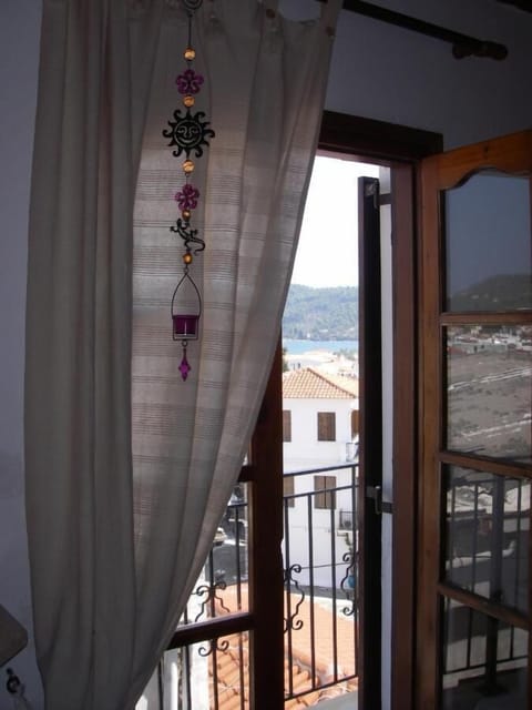 Basic Triple Room | Terrace/patio