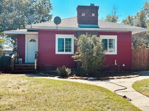 Welcome to The Cache! A two bedroom, 1 bathroom home located centrally in town.