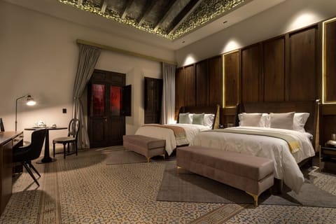 Deluxe Doble Room | In-room safe, individually furnished, desk, laptop workspace