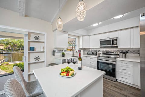 Want everyone to participate in the kitchen activities? Worry not! Our open kitchen space can accommodate everyone who wants to join. Meals are enjoyed best when served hot and fresh! Send us a message now!